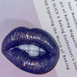 Flashくちびるスマホグリップ (Aurora purple)下唇噛むＶｅｒ． 3枚目の画像