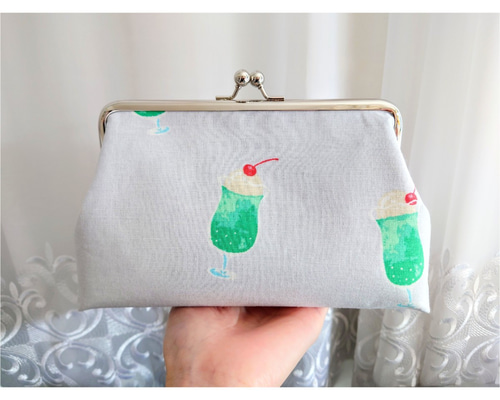 がまぐちポーチ　(グリーン) L 本革 がま口 財布 ポーチ ハンドル付 レディース 持ち手 がま口