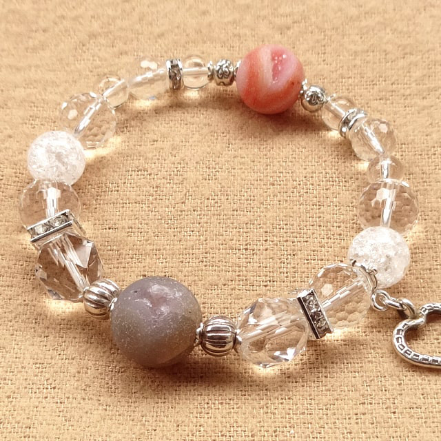 龍穴のある厳選した粒を使用します♪｜トレジャーメノウ（厳選したキラキラのある粒・大粒14mmと12mm）ｘ水晶など