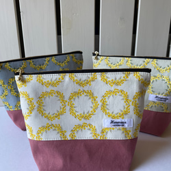 ミモザとピンク帆布生地のファスナーポーチ(白) 5枚目の画像