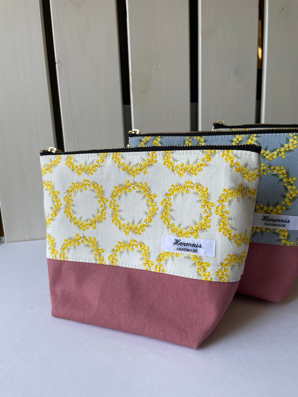 ミモザとピンク帆布生地のファスナーポーチ(白) 6枚目の画像