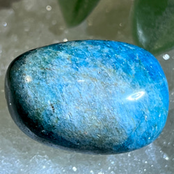 【マイナスイオンの石】アパタイト（燐灰石）　原石　タンブル 4枚目の画像