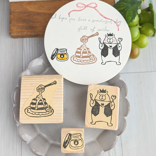 消しゴムはんこ/パンケーキ大好きくまさん 見違え