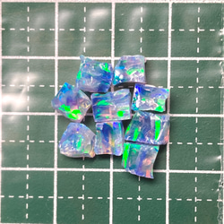 《合成オパール》(フローレスオパール) 原石 ブルー/緑斑 1.4g ② 2枚目の画像