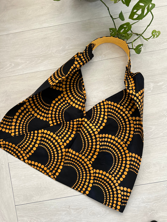 ◆110cmx100cm◆アフリカ生地　布　アフリカンファブリック　ワックスプリント　ハンドメイド　小物作り 7枚目の画像