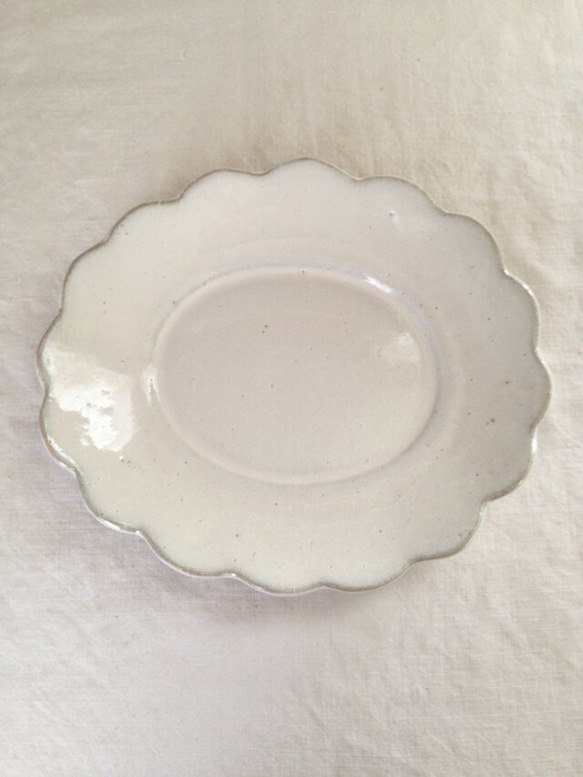 リム花オーバルプレート(アンティークホワイト) 中皿 yoko fukuzawa