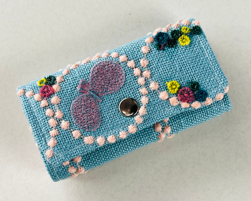 ミナペルホネン 本革キーケース タンバリン ちょうちょ スカイフル