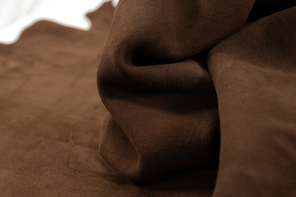 ディアスエード チョコ Deer Suede Chocolate Brown - 鹿革 天然皮革 Leather 人気・おすすめ｜省スペース設計・旅行向けにおすすめ 公式 プライバシー配送 日本発送・保証書付き商品
