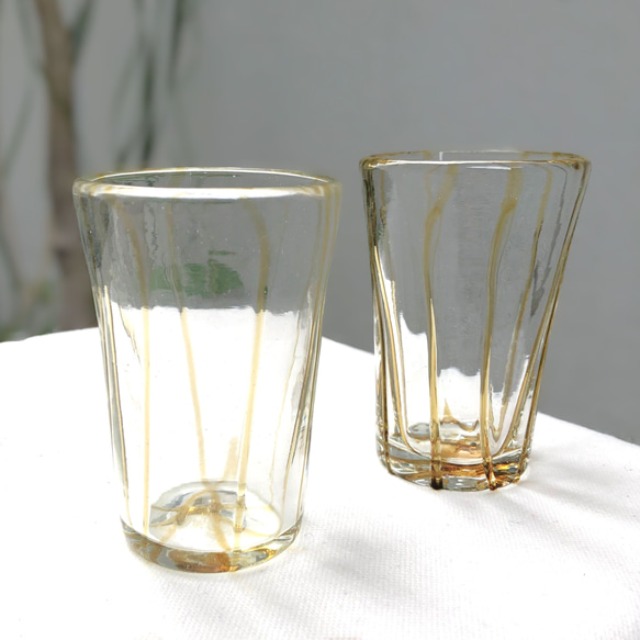 カラフルひとくちグラス【アンバー】　～ペルシャの手吹きガラス～ 1枚目の画像