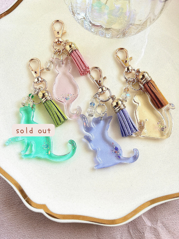 2724】じゃれ猫 オルゴナイト キーホルダー 御守り 天然石 ブラック