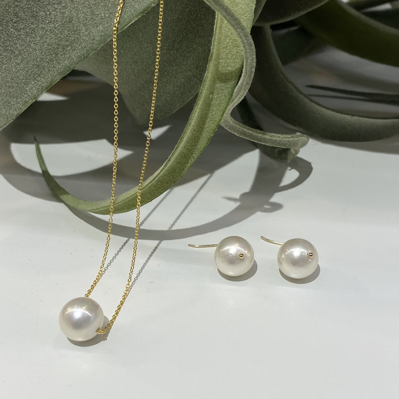 ネックレス&ピアスセット　最高級仕上10mm貝パール