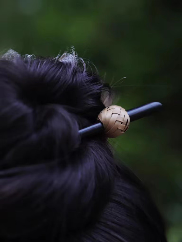 ハンドメイド ヘアアクセサリー 竹製 梅の小枝 マジェステ かんざし 髪飾り 竹色  恋人 誕生日 記念日 母の日 1枚目の画像