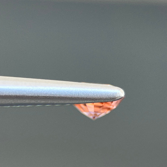 天然石ジルコンルース Natural Zircon 0.9ct 4枚目の画像