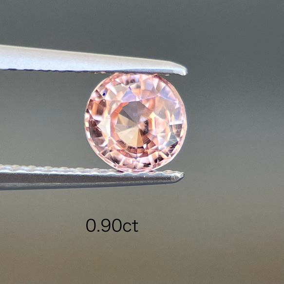 天然石ジルコンルース Natural Zircon 0.9ct 1枚目の画像