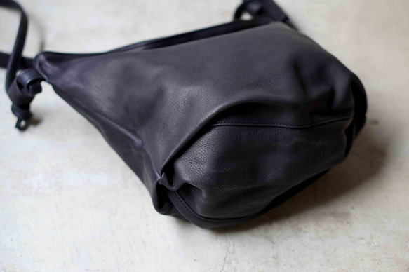 シルキータッチしっとりレザー⁂軽く柔らかい袋ショルダーバッグ・ＬＵＡ(ＬＡ００2)＃墨黒⁂ 4枚目の画像