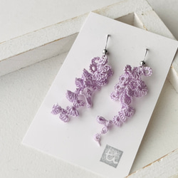 紫の藤の花ピアス　タティングレース　金属アレルギー対応 1枚目の画像