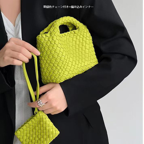 イントレチャートスタイルの】編み手作りのミニバッグ、ハンドル