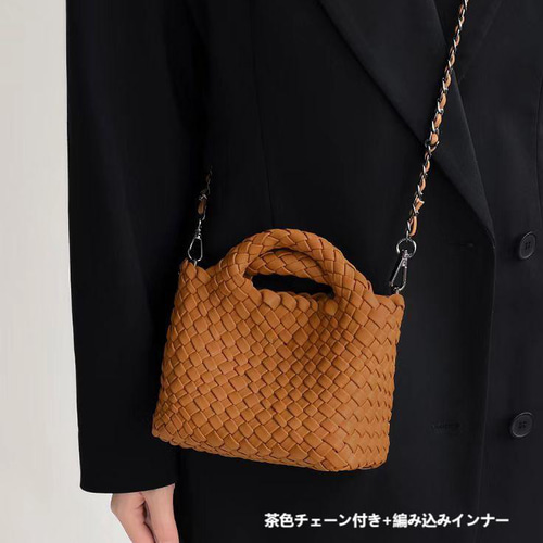 イントレチャートスタイルの】編み手作りのミニバッグ、ハンドル付きの