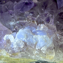 カコクセナイト内包✨  アメジスト　紫水晶　クラスター 原石　ラフストーン 7枚目の画像