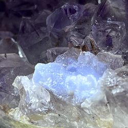 カコクセナイト内包✨  アメジスト　紫水晶　クラスター 原石　ラフストーン 6枚目の画像