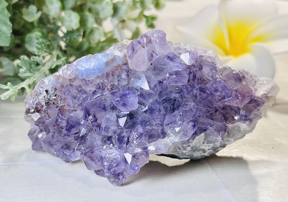 カコクセナイト内包✨  アメジスト　紫水晶　クラスター 原石　ラフストーン 1枚目の画像
