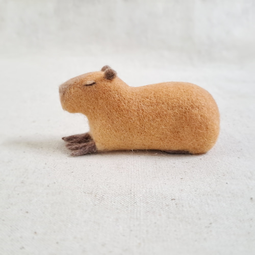 カピバラ羊毛フェルト うつ伏せカピバラ羊毛フェルト