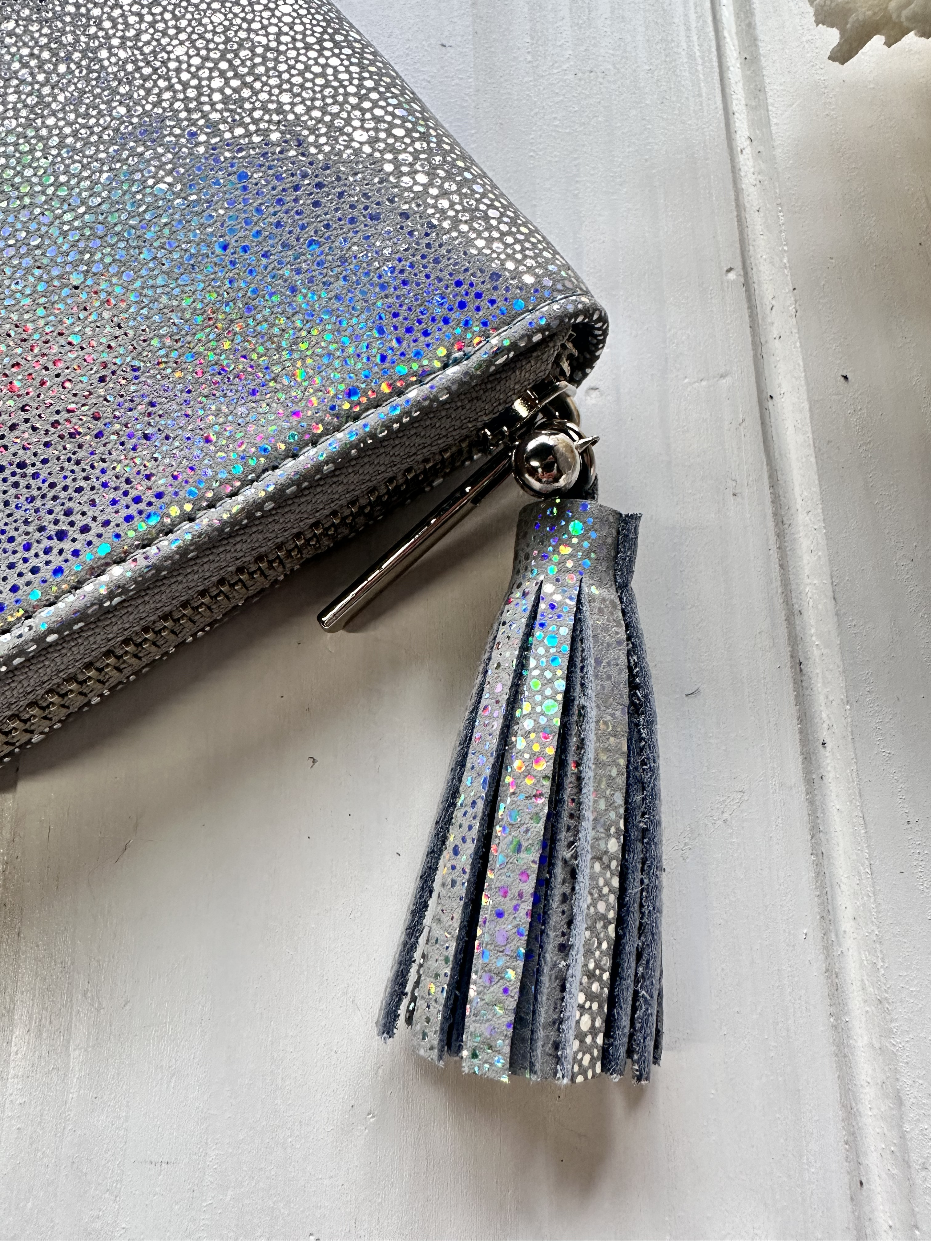 収納力重視！長財布〈TORON〉Aurora silverオーロラシルバー