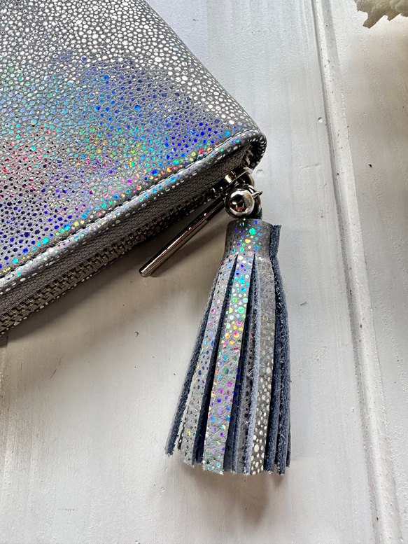 収納力重視！長財布〈TORON〉Aurora silverオーロラシルバー 4枚目の画像