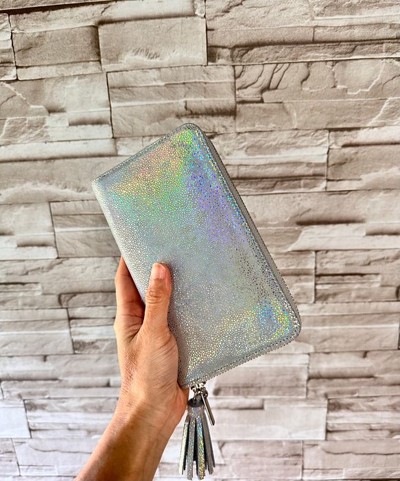 収納力重視！長財布〈TORON〉Aurora silverオーロラシルバー 2枚目の画像