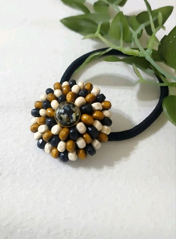 Natural＊ウッドビーズ ビーズ刺繍ヘアゴム ヘアゴム waka.m 通販