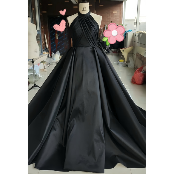 見逃さないで！黒 高級サテン ホルターネック 胸フリル ノースリーブ  