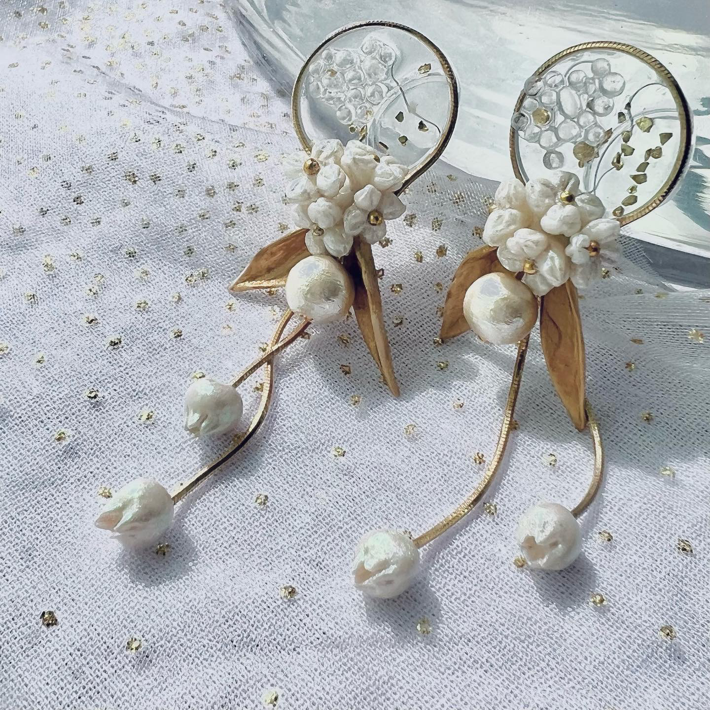 水辺に咲く花　すずらん チェーンとブライダルフラワーのピアス/イヤリング　ウェディングシーンおすすめ