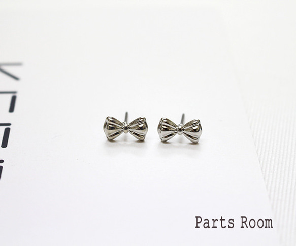 【新品・保証書付】4℃ リボン シルバーピアス 8-0.png