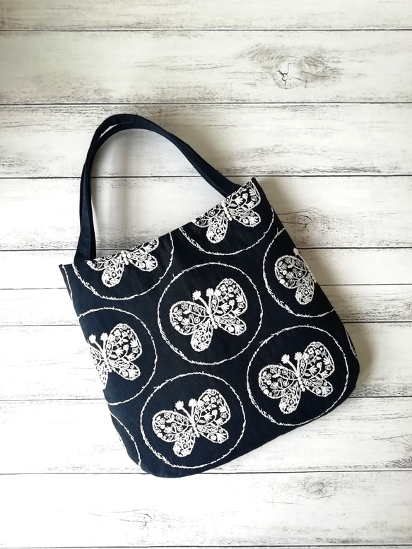 ミナペルホネン エッグバッグ chocho ネイビー 美品】 mina perhonen