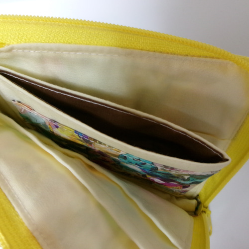 リバティ・アレクサンドラ パスケース付きハーフウォレット L字  