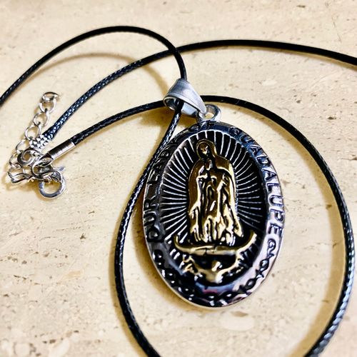 聖母マリア 奇跡のメダイ ルルドの泉 シルバー✖️ゴールドネックレス