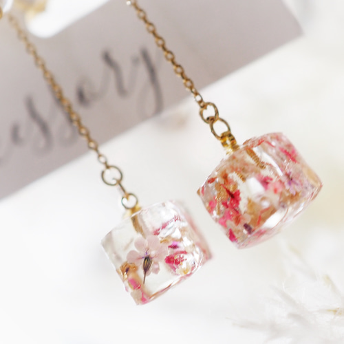 ドライフラワー 押し花 レジン 揺れるピアス イヤリング 大人