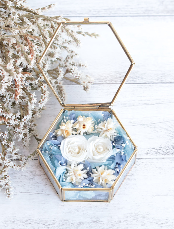 【カラーオーダーＯＫ】３輪のバラ“ホワイト&ピンクラベンダー”の小箱アンティークガラスのリングピロー（S） 8枚目の画像