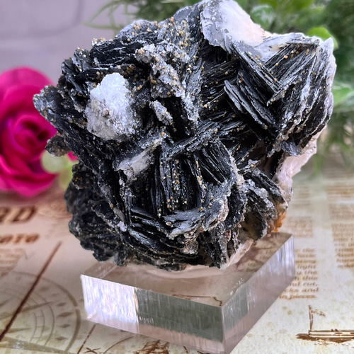 夢と瞑想の石໒꒱ ̖́- ブラックバライト ラフストーン 台座付き 原石