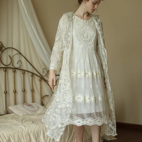 上品に透ける贅沢刺繡生地と花びらレース ロングカーディガン【秋春夏  