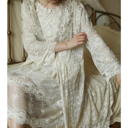 上品に透ける贅沢刺繡生地と花びらレース ロングカーディガン【秋春夏