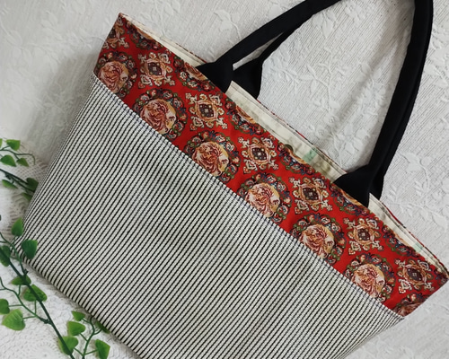 帯リメイクバッグ 夏帯×正絹帯リメイク☆横型大きめバッグ☆ツーウェイ☆抽象花柄