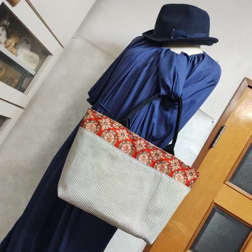 夏帯×正絹帯リメイク☆横型大きめバッグ☆ツーウェイ☆抽象花柄