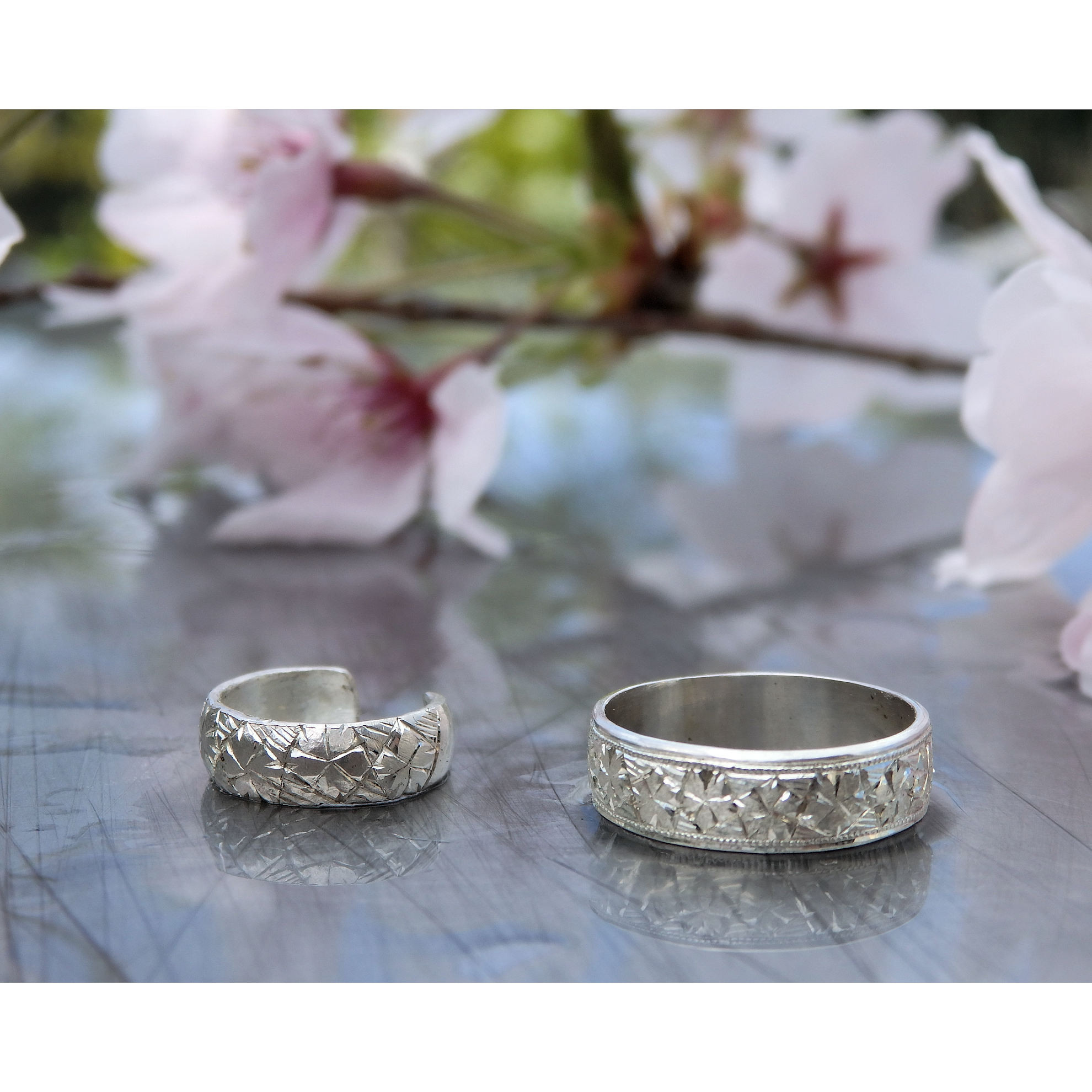 春風の指輪 & イヤーカフ (桜彫)