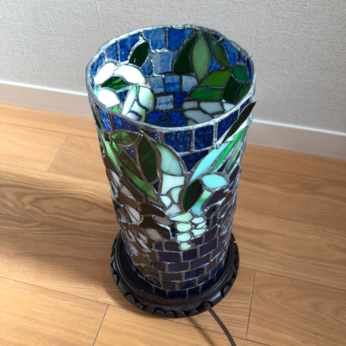 ♥ステンドグラスランプ♥花柄 ランプ♥テーブルスタンダード♥ステンドグラス 楽天市場】ステンドグラスランプ 吊り型1アーム中型 ブルー