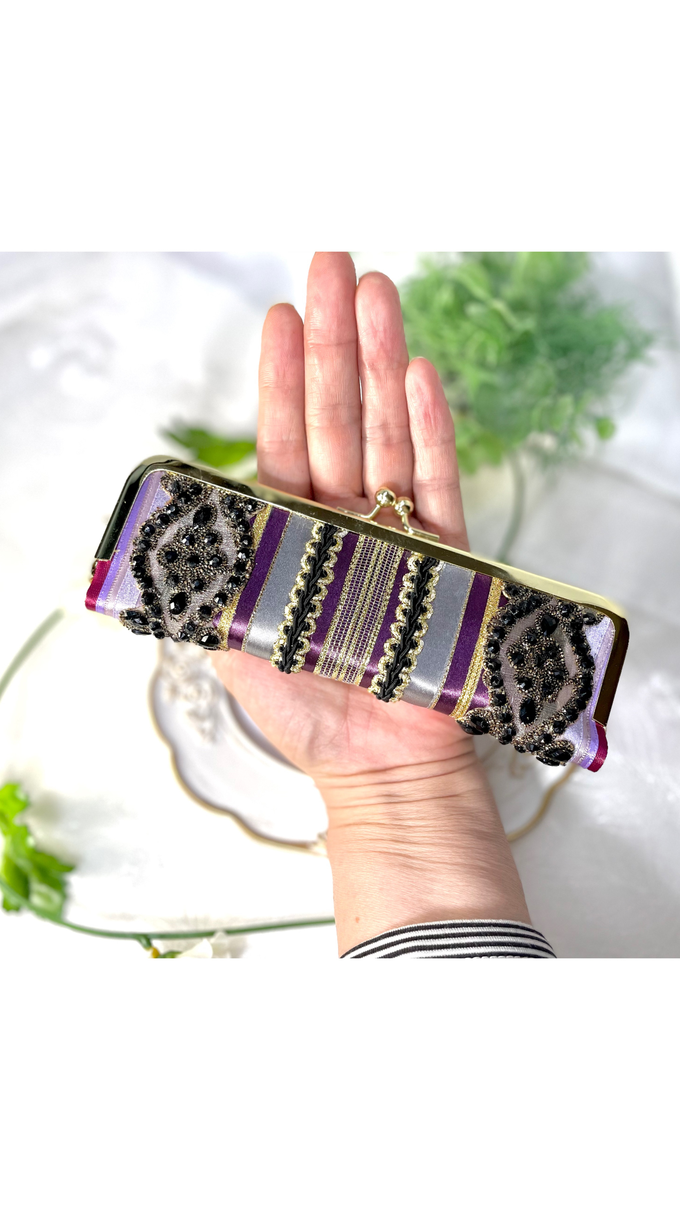 気品と存在感のある紫カラー！大人女子の仕分けの出来るリボンのコインケース　NO.106