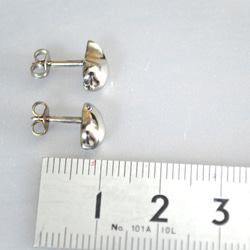 Titanium　pierced earrings・チタンピアス・１６ゲージ・1.2ミリ=銀の水滴又は陰陽= 5枚目の画像