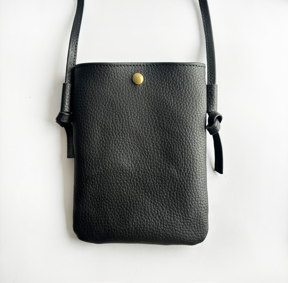 真皮簡約挎包（防水皮革，黑色）可調式肩帶，重量約 70 克，寬鬆尺寸，智慧型手機袋 第4張的照片