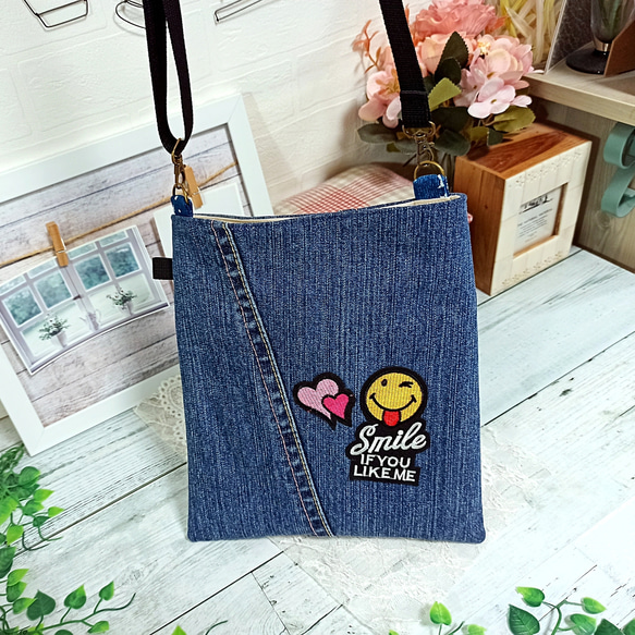 ＊SALE＊デニムリメイク サコッシュ(ポシェット) スターポケット☆彡 5枚目の画像