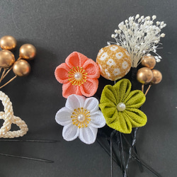 つまみ細工の髪飾り　桜色×白　七五三髪飾り　卒業式髪飾り　成人式髪飾り　結婚式髪飾り　色打掛　和玉　ピンク　成人式用 3枚目の画像